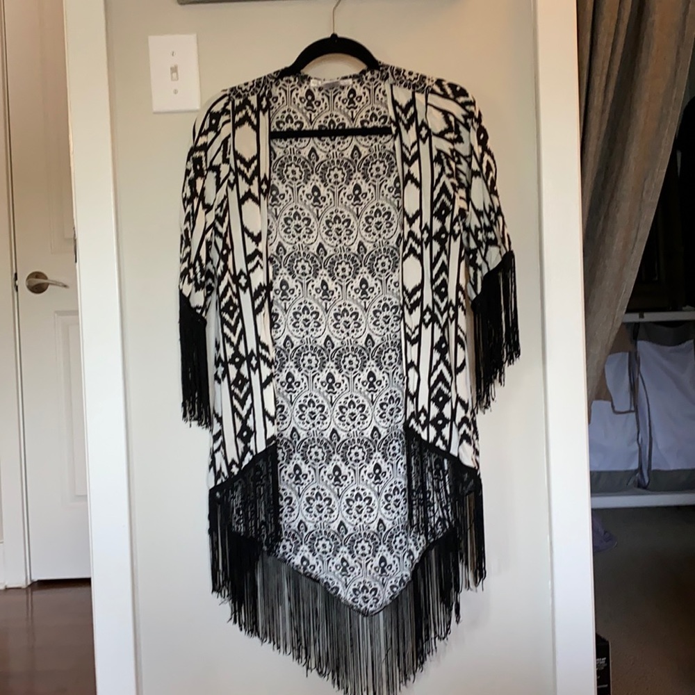Fringed short-sleeve cardigan/coverup